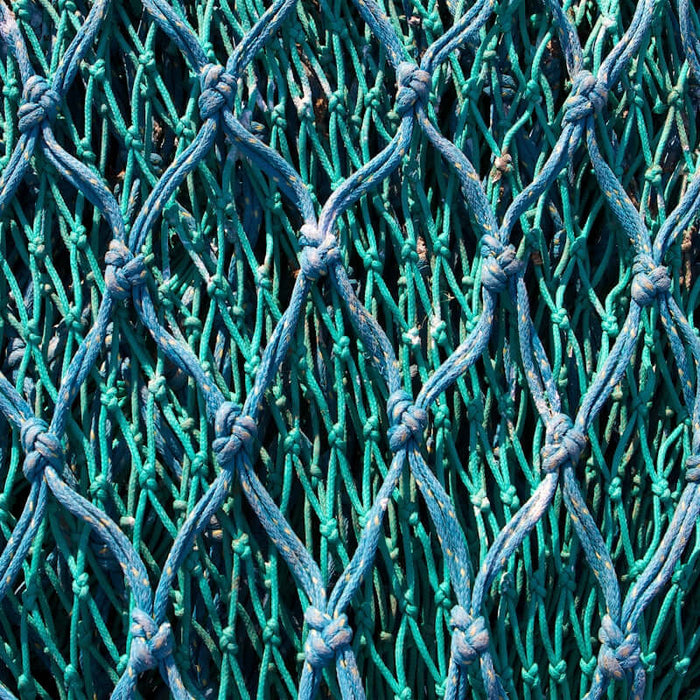 500gram Spool 1.5mm White Nylon Flat Braid detailed view of knots and braids in green tone.
