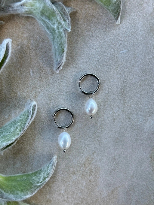 Tahana Jewellery Huggies Heitiki Pearl Silver Huggies Heitiki Pearl Silver Huggies