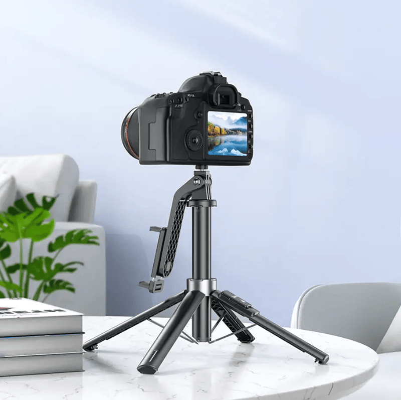 Hoco Premium 2 in 1 Selfie Stick With 1.37m QuadPod (K21) – view 5