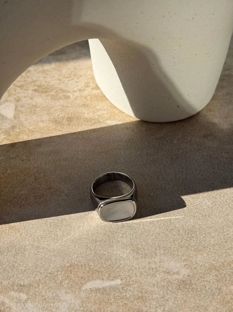 Tahana Jewellery Ring Māhina Silver Signet Ring Māhina Silver Signet Ring