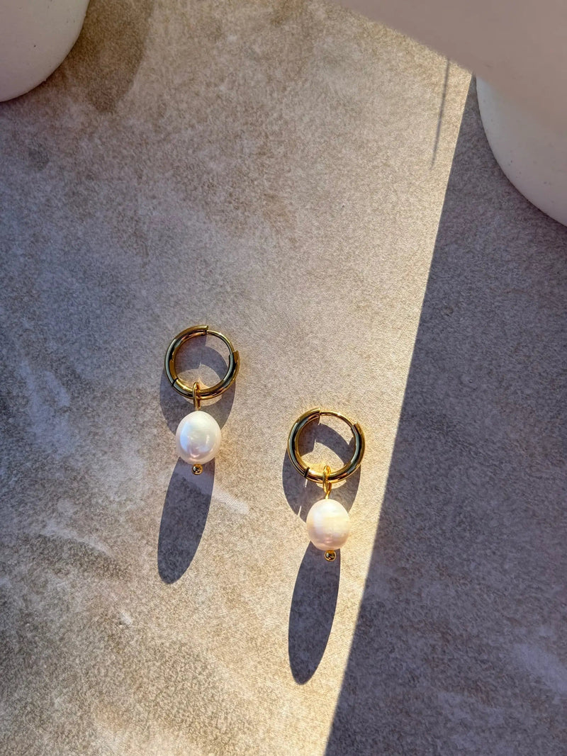 Tahana Jewellery Huggies Heitiki Pearl Gold Huggies Heitiki Pearl Gold Huggies