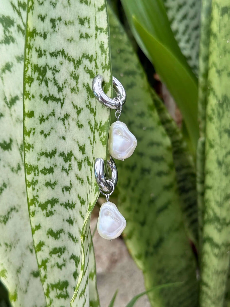 Tahana Jewellery Huggies Hine Moana Pearl Silver Huggies Hine Moana Pearl Silver Huggies