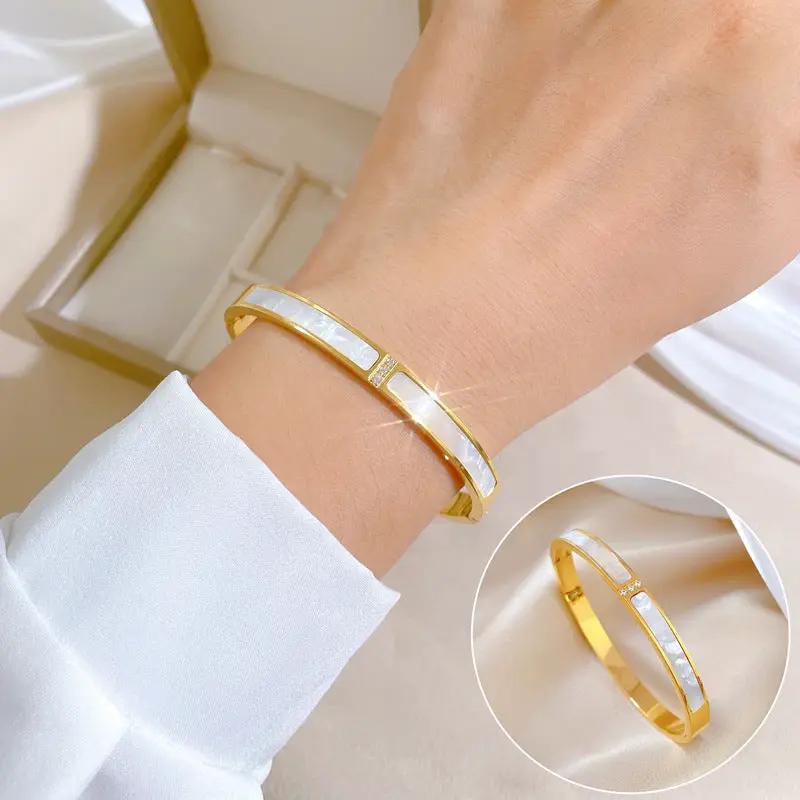 Poppy Gifts Jewellery Pearl Luxe Gold Bangle Bracelet Pearl Luxe Gold Bangle Bracelet