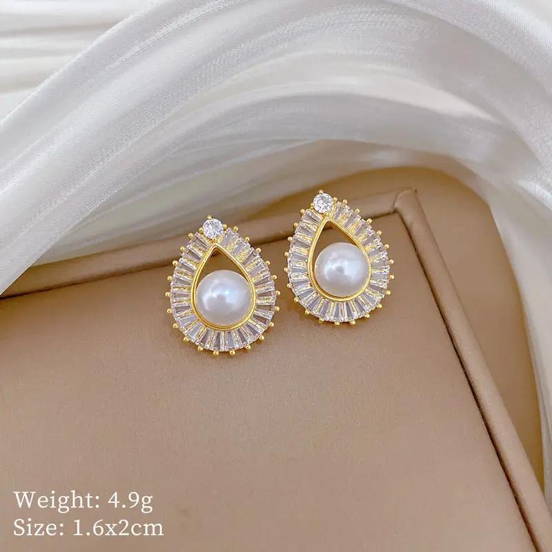Poppy Gifts Jewellery Pearl Radiance Gold Crystal Earrings Pearl Radiance Gold Crystal Earrings