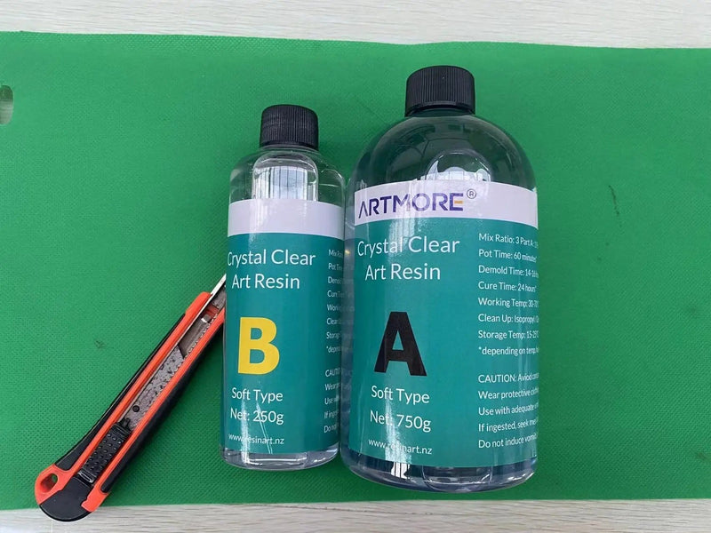 Crystal Clear Art Epoxy Resin - 3 : 1 by Weight 1kg Kit - Soft Type – view 1
