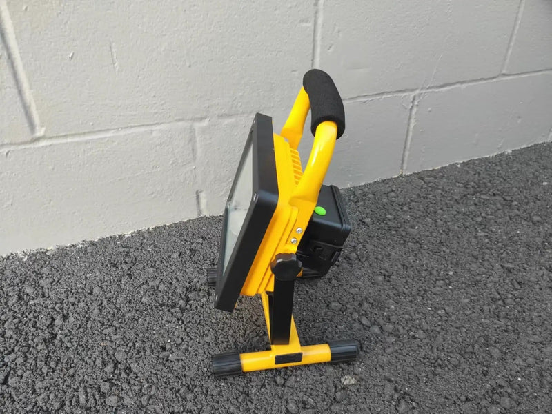 Rechargeable Portable LED Work Light with Stand,30LEDs,50W Water-resistant – view 1