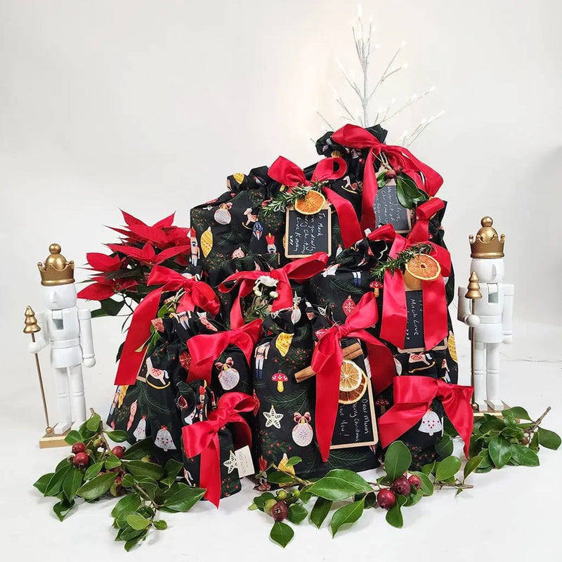 Waste Free Celebrations Fabric Gift Bags Folk Julepynt (Reusable Gift Bag Set) Folk Julepynt (Reusable Gift Bag Set)