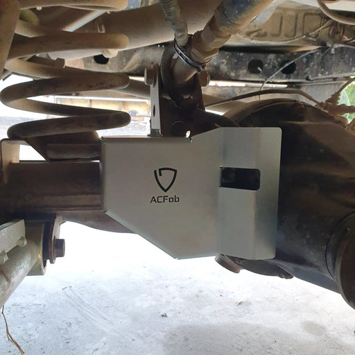 Toyota Landcruiser 76/78/79 and 80 series Rear Diff Locker Guard – view 1