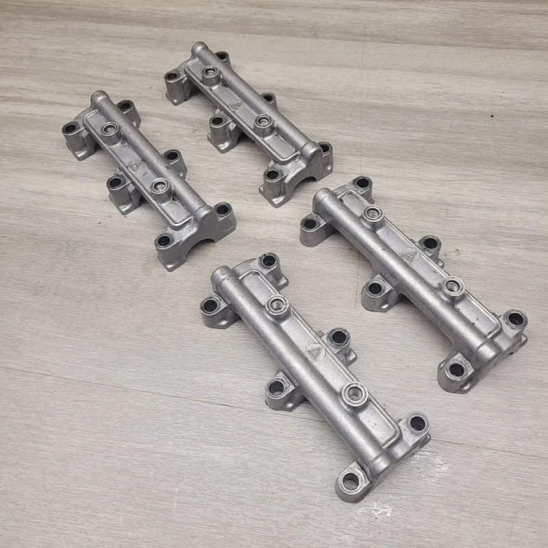 GSF250 Bandit (GJ74A) Cam shaft retainers – view 1