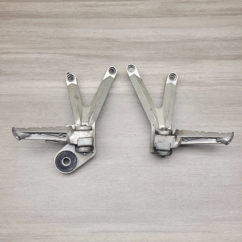 GT250 Comet passenger peg hangers and pegs – view 1