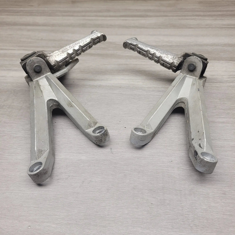 GT250 Comet passenger peg hangers and pegs – view 2